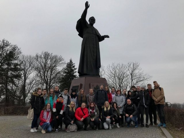 PIELGRZYMKA  MATURZYSTÓW NA JASNĄ GÓRĘ